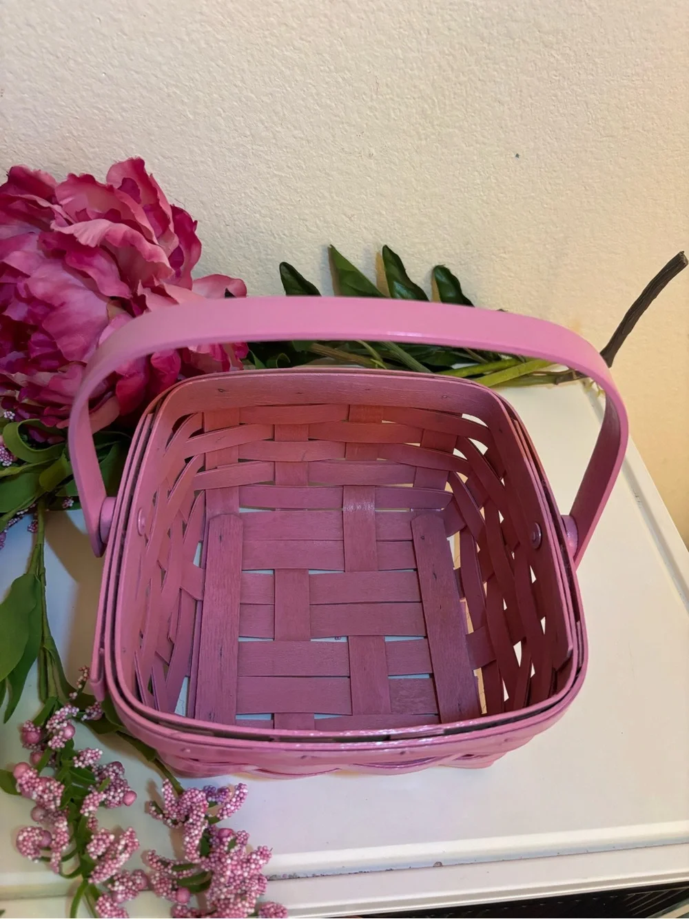 Vintage Longaberger 1998 Medium Berry Basket, Glossy Pink, 7.5” W, 3.75” H